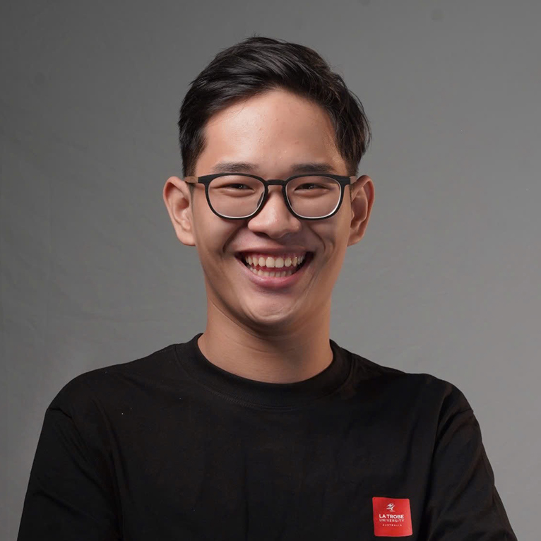Founder 02